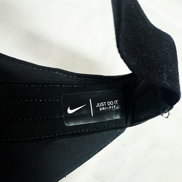 NIKE Visor Dri-Fit Black With White Logo Stretchy Back One Size - Picture 6 of 6
